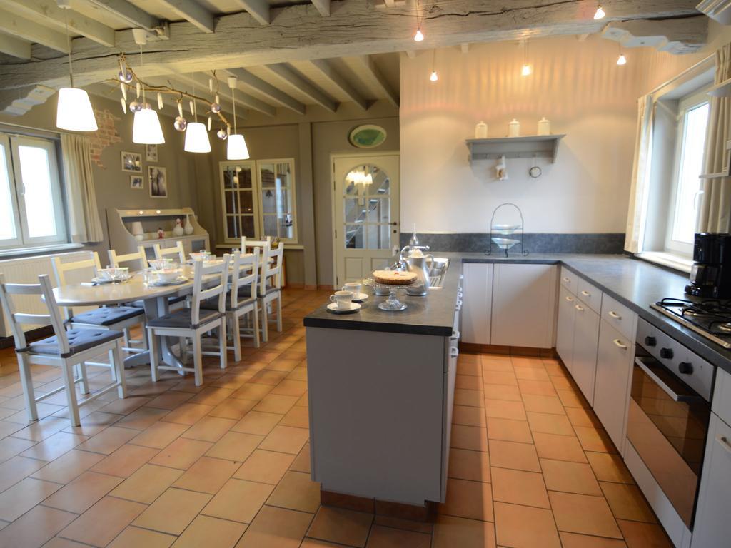 Charming Holiday Home In Zele Near The Forest Екстериор снимка